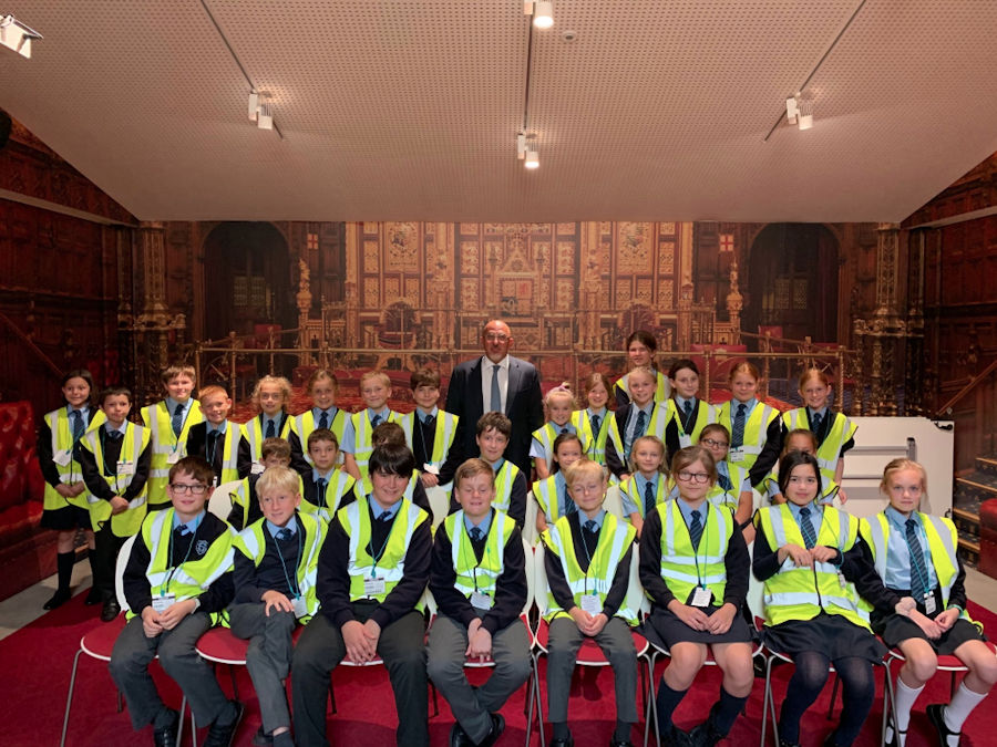 Nadhim Zahawi MP welcomes students from St. Gregory's Catholic Primary School to Parliament.